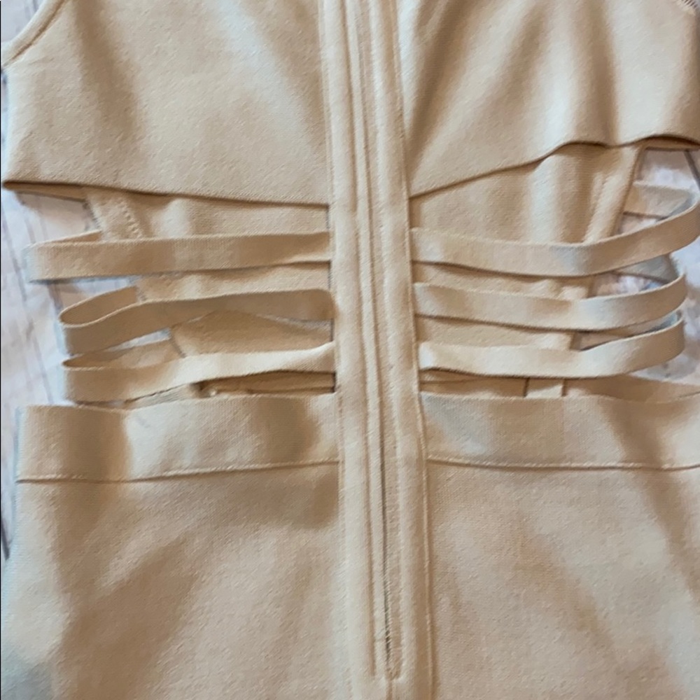 Bebe nude cut out bandage dress size M - Picture 6 of 7